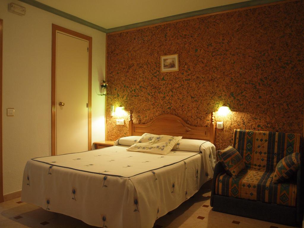 Hotel Hostal Yuste à Garganta la Olla Chambre photo